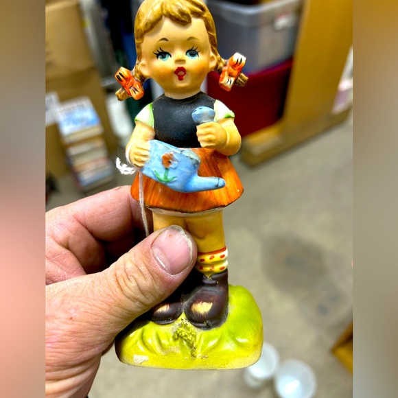 Vintage Erich Stauffer girl with watering can figurine - Picture 1 of 5